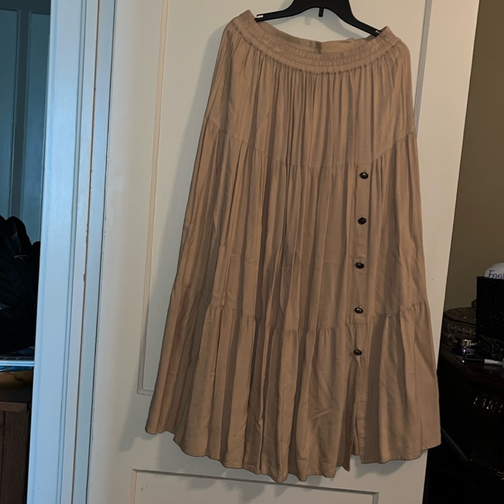 Don’t Mess with Texas tan side button pull on skirt